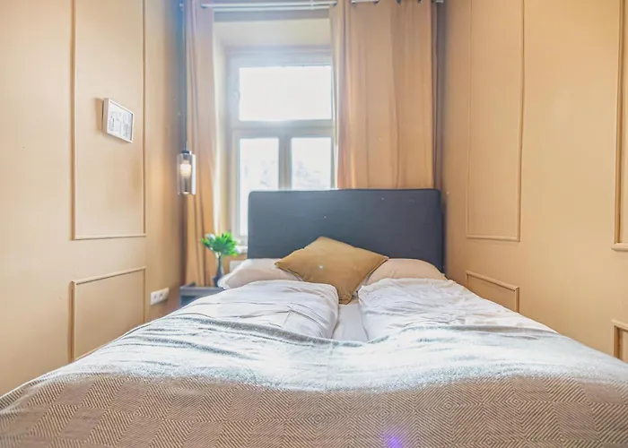 Budget & Comfy 4 Private In Shared Apt, Close To Westbahnhof Daire