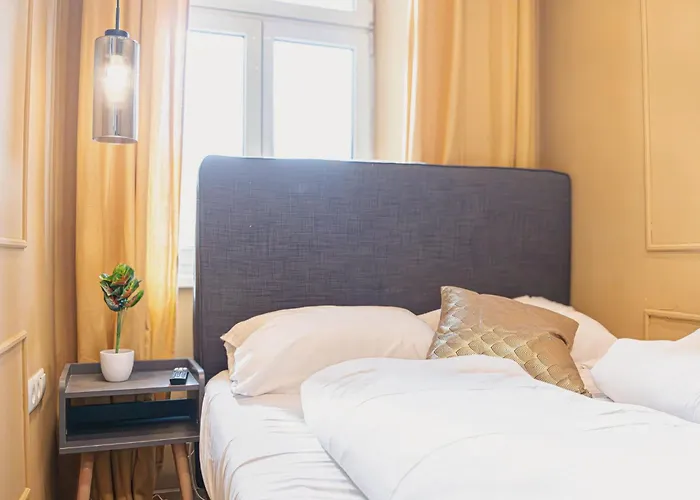 Budget & Comfy 4 Private In Shared Apt, Close To Westbahnhof