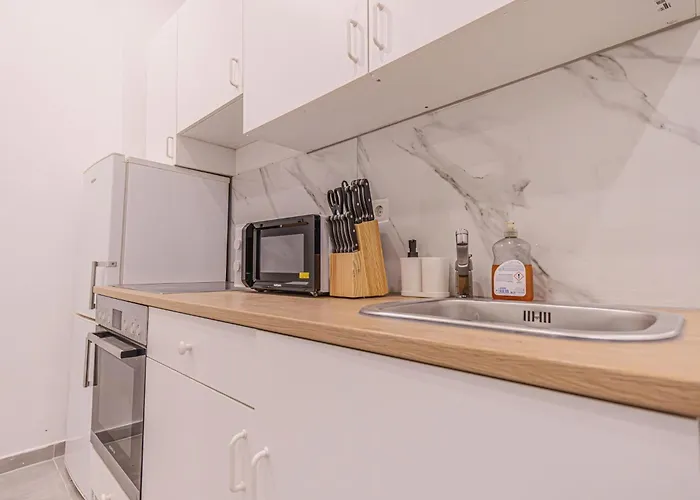 Budget & Comfy 4 Private In Shared Apt, Close To Westbahnhof * Viyana
